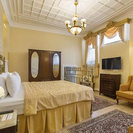 Отель Darussaade Old - Sultanahmet 4*
