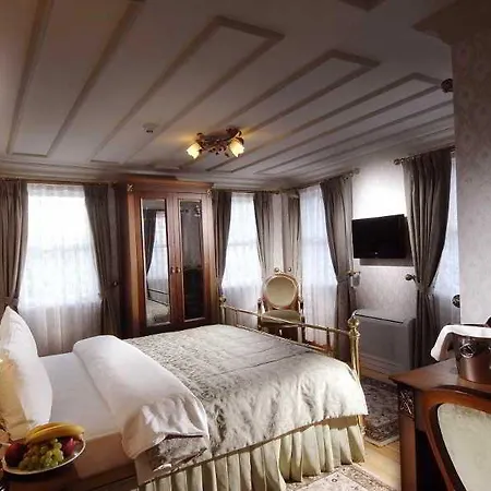 Отель Darussaade Old - Sultanahmet 4*