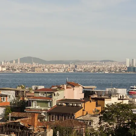 Отель Darussaade Old - Sultanahmet 4*