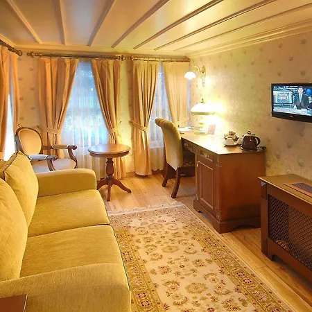 Отель Darussaade Old - Sultanahmet 4*
